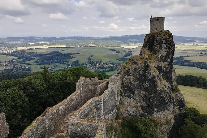 Hiking in fantastic Czech Paradise - Full Day Trip from Prague - Hruba Skála Castle lunch: pay for your meal, not the view