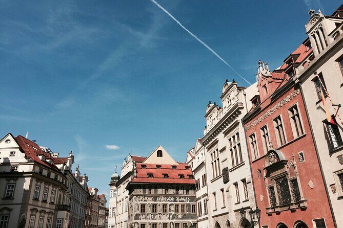 Historic Highlights Walking Tour from Prague - Finding the meeting point: Pařížská and Dlouhá, not the river pin
