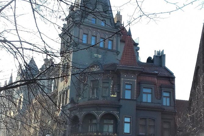 Jewish Prague Walking Tour - Guide Quality and Multilingual Group Issues: What to Watch For