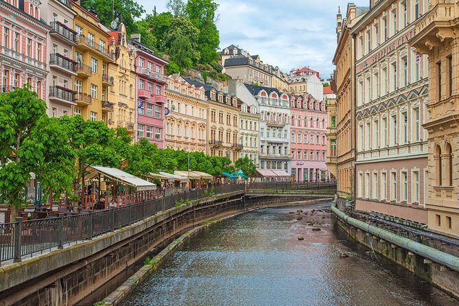 Karlovy Vary Full Day Tour from Prague - Group Size, Guides, and Comfort in the Van