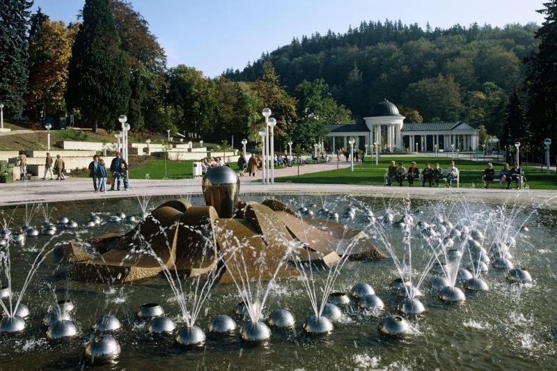 Karlovy Vary & Marianske Lazne Tour from Prague with Lunch - Tips to Make the Day Feel Smooth