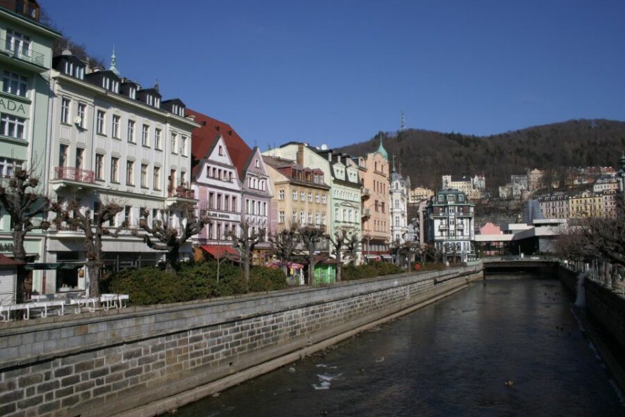 Karlovy Vary & Marianske Lazne Tour from Prague with Lunch - Mariánské Lázně After Lunch: Cross Spring and Ancient Colonnades
