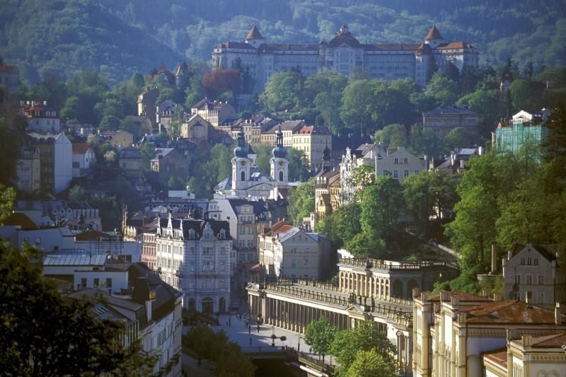 Karlovy Vary & Marianske Lazne Tour from Prague with Lunch - Price and What You’re Really Paying For at About $105