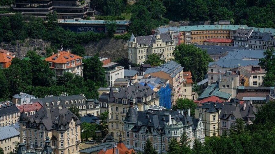 Karlovy Vary: Private Walking Tour - Hot spring waters and the porcelain cup ritual
