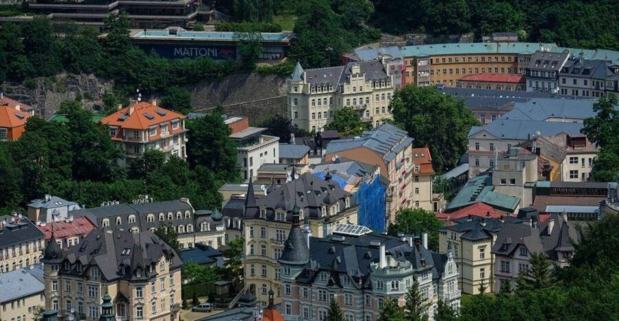 Karlovy Vary: Private Walking Tour - From St Mary Magdalene’s Church to the colonnades