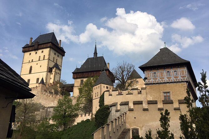 Karlstejn Castle - Half Day Coach Tour From Prague - Karlštejn Castle: the kind of medieval site you can actually picture