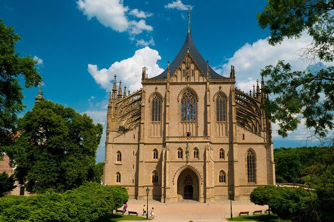 Kutna Hora Private day trip from Prague with lunch, admission and local treat - Pickup, drive time, and a schedule that doesn’t rush you