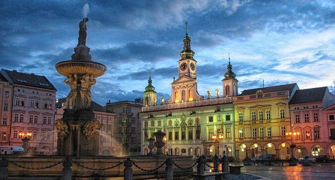 Las Mas Bellas Ciudades de Europa Central - Prague arrival with hotel pickup and a clear plan