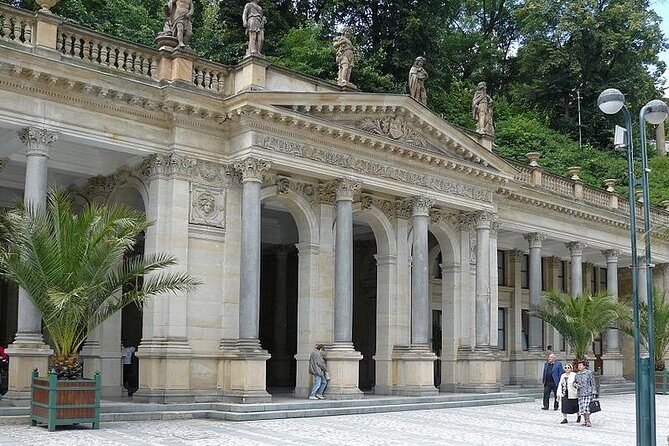 Moser Glassworks and Jan Becher Museum and Karlovy Vary Private Tour from Prague - Moser Glassworks: the factory visit that feels real