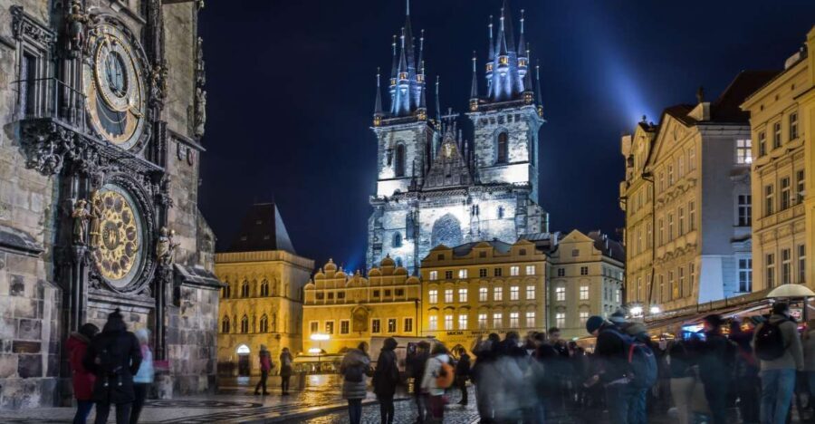 Mystical Night Tour of Prague - The “secret stop” at a medieval pace: how the 2 hours works