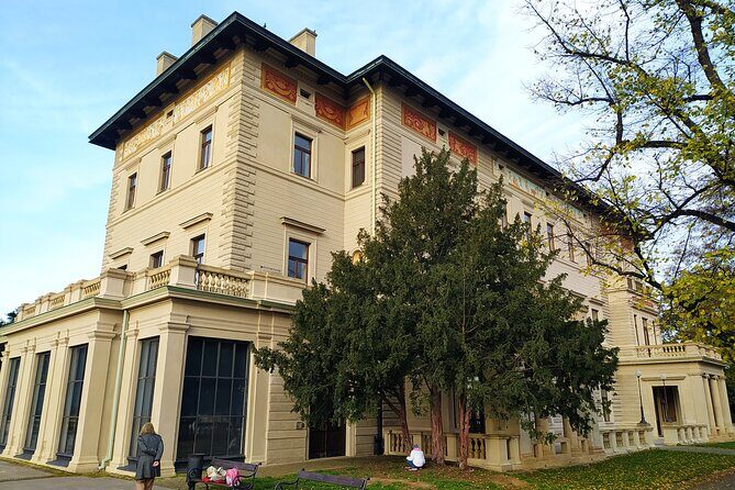Non-touristy Prague - Cozy Neighborhoods - Private Tour - Nove Mesto: where past and present meet