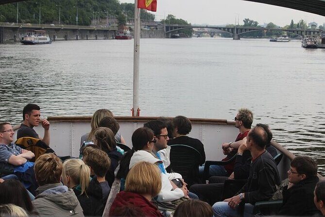One Hour Boat Tour on Vltava River - The Onboard Experience: Commentary, Drinks, and a Relaxed Pace