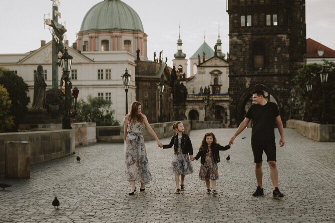 Photographer in Prague, private photoshoot - Mala Strana streets, Kampa Park, and Rudolfinum: variety without rushing