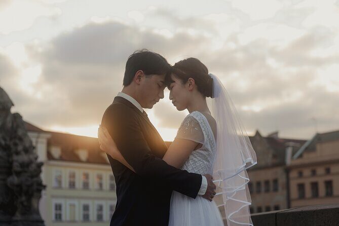 Photographer in Prague, private photoshoot - Prague Castle: getting that “wow” shot without looking stiff