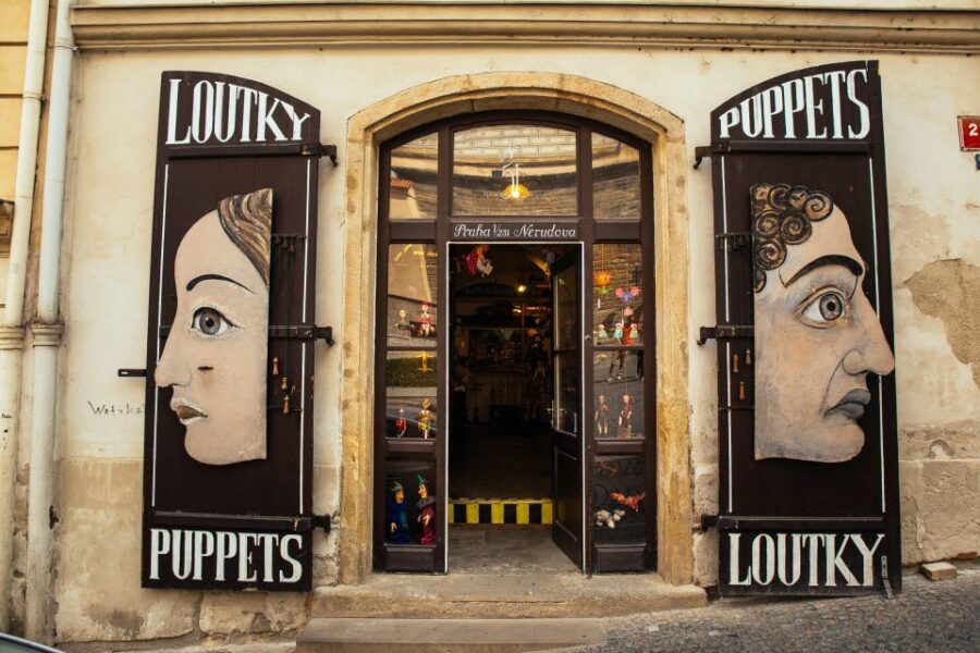 Prague: 1.5-Hour Private Kick-Start Tour with a Local - Local tips for where to eat and unwind the same day