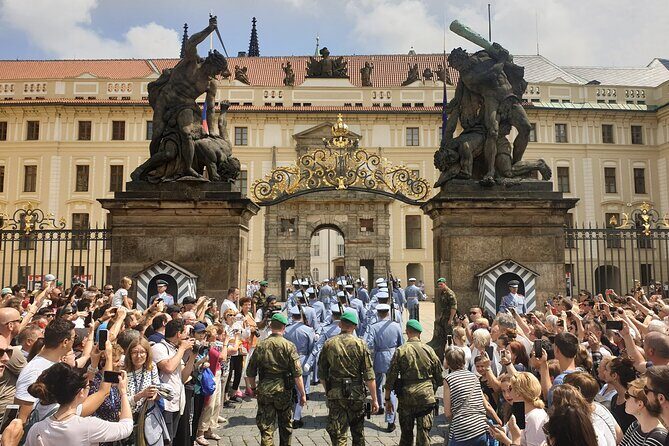 Prague: 1-Hour Castle Tour With Fast-GET Admission Ticket - How the guide walk sets you up for self-paced exploring