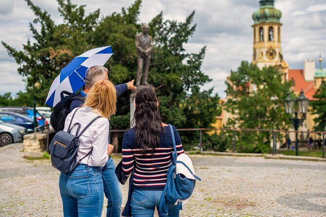 Prague: 1-Hour Castle Tour With Fast-GET Admission Ticket - What this tour is best for (and who may want something longer)