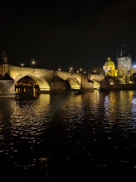 Prague: 1-hour Cruise with Audio Guide - Prague Castle viewpoint: why the river makes it feel closer