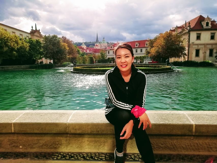 Prague 1-Hour Sight Running Tour - Old Town jogging without the hassle: lanes, landmarks, and breathing room