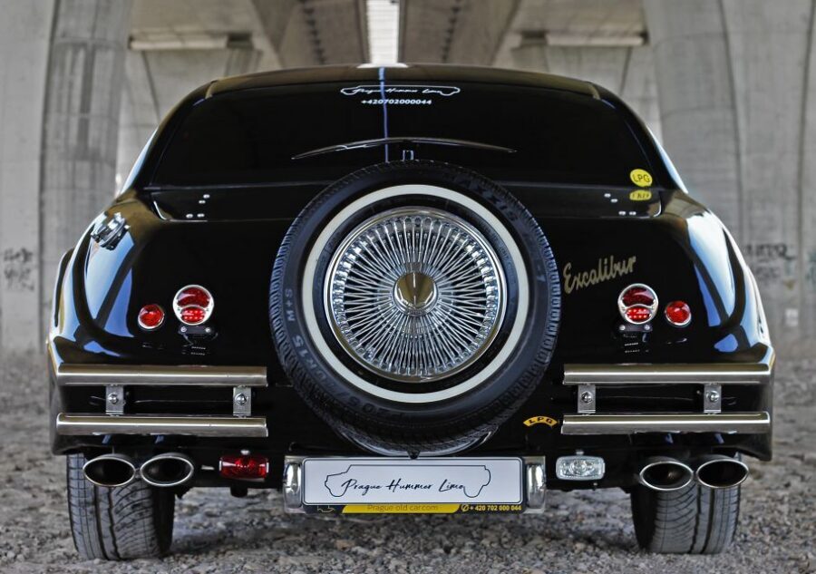 Prague: 1-Hour Vintage Limousine Rental - Where You Get Picked Up (and How to Make It Smooth)