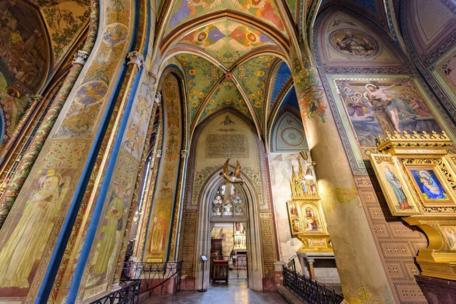 Prague: 2.5-Hour Vyšehrad Castle with Gorlice & Tickets - Gorlice underground casemates: the cool air and Charles Bridge statues