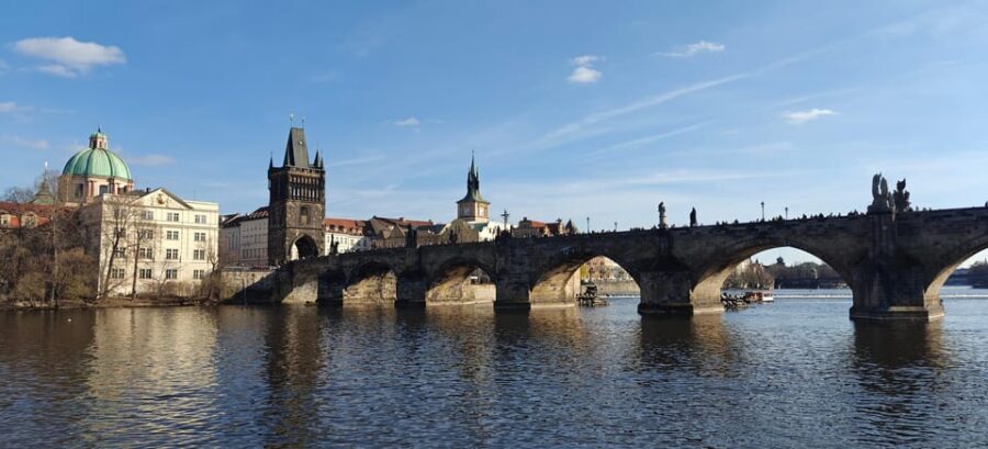 Prague: 2-Hour Historic Boat Cruise with Delicious Lunch - The Cruise Route: Vltava River Views That Feel Like a Highlight Reel