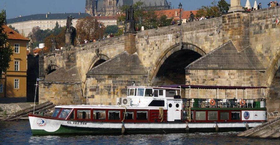 Prague: 2-Hour Lunch Cruise on the Vltava River - Vltava River Views: Charles Bridge, Castle, and Petřín Hill