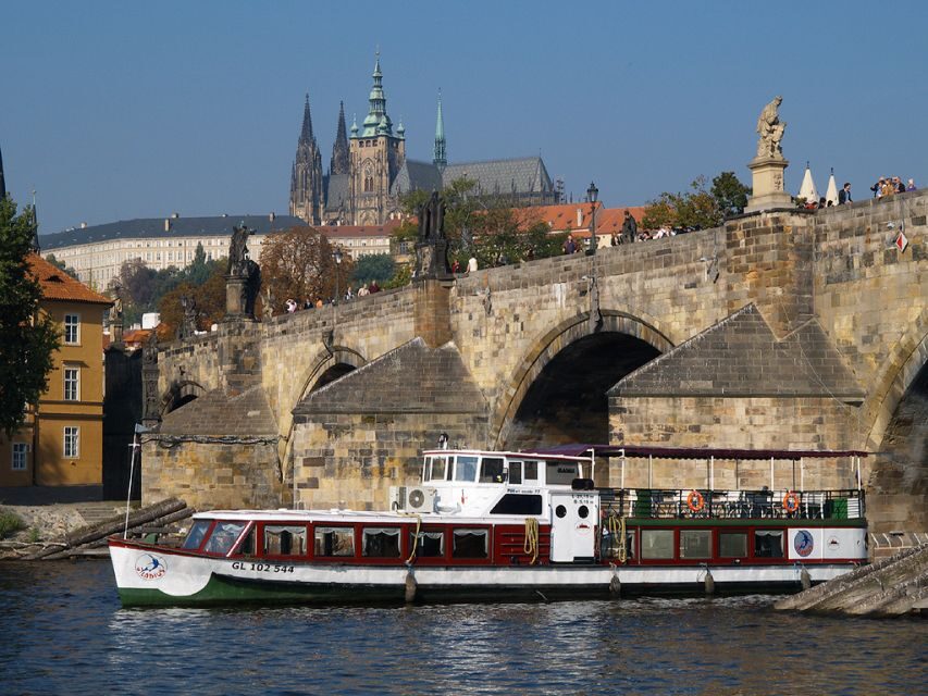 Prague: 2-Hour Lunch Cruise on the Vltava River - Do You Learn Anything? Setting Expectations for On-Board Commentary