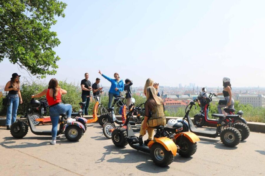 Prague: 2-Hour Trike Live Guided Tour of Old Town - Meeting Point and First 20 Minutes: Gear Up, Then Go
