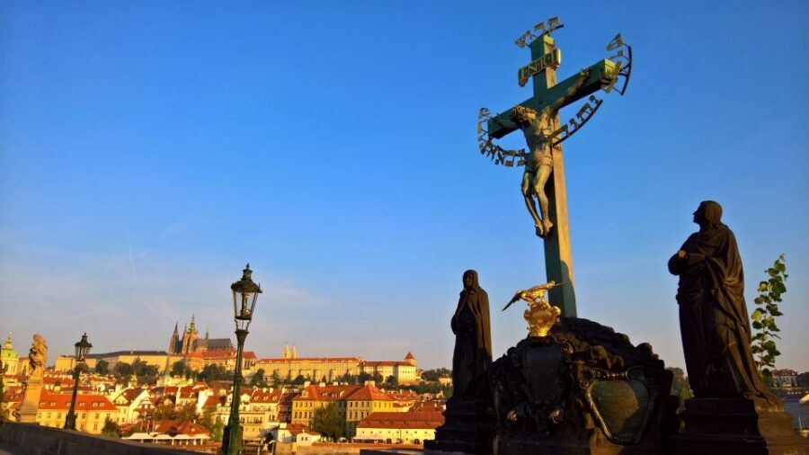 Prague 3-Hour Architectural Tour - Charles Bridge visit: short time, strong viewpoints