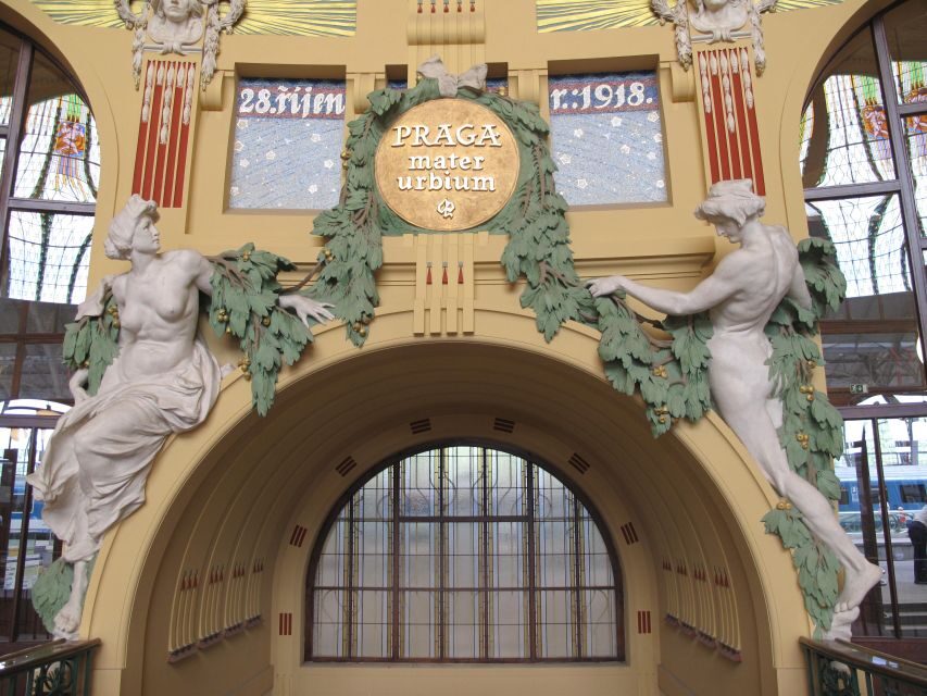 Prague 3-Hour Architectural Tour - Language options: choose comfort so you actually learn