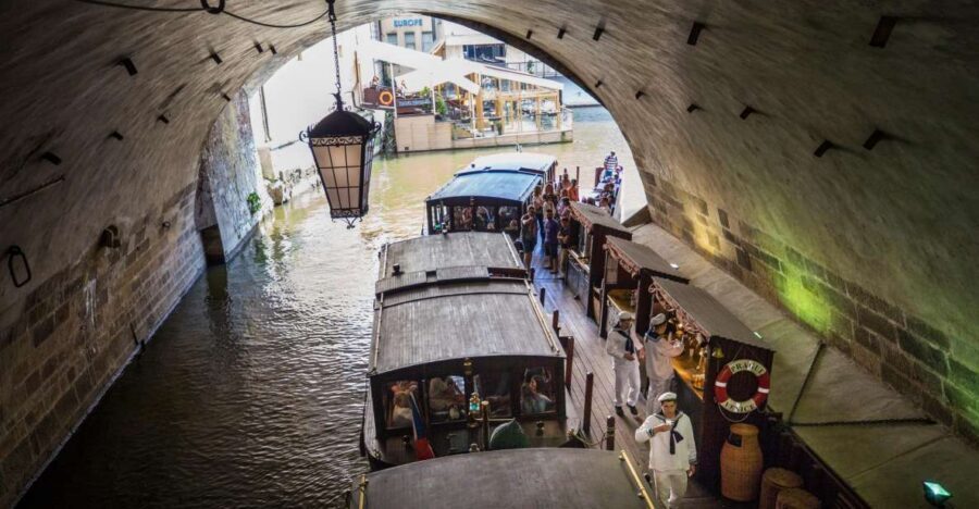Prague: 3–Hour Castle Grounds Walking Tour and River Cruise - Meet-up at Týn Street: what to know before you start