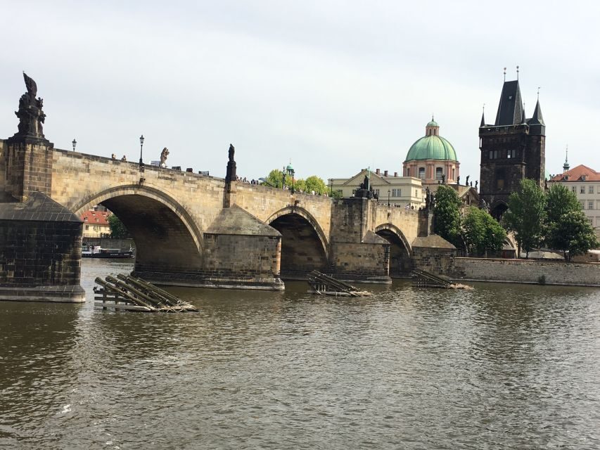 Prague: 3-hour Evening River Cruise with Dinner - Key highlights worth planning around