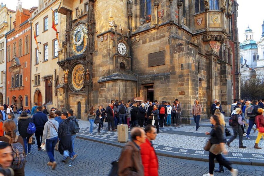 Prague: 6-Hour City Tour including Cruise and Lunch - Astronomical Clock, Charles University, and the Theater you’ll want to see up close