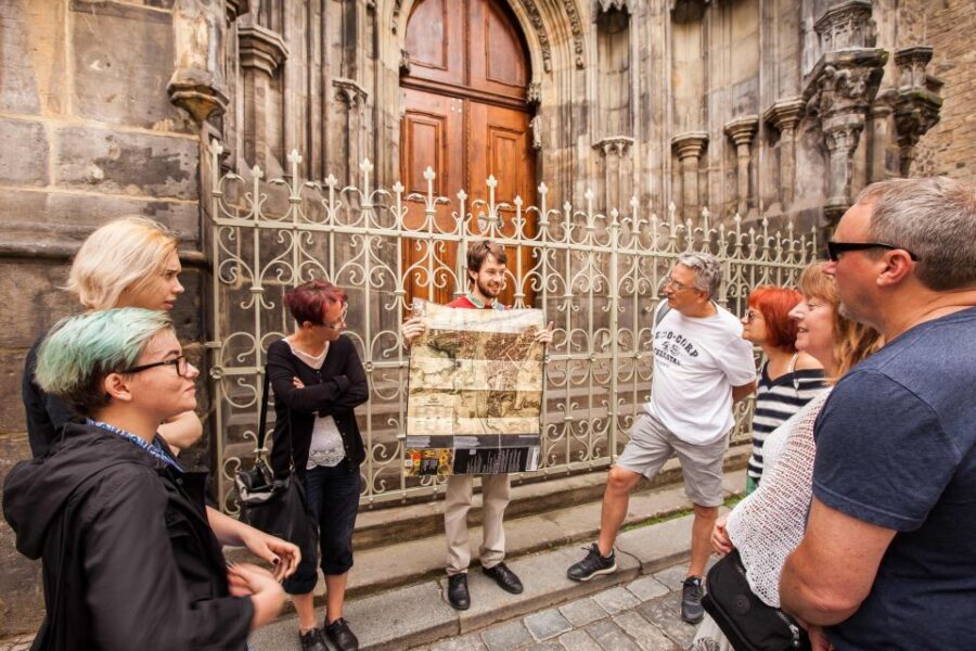 Prague: 6-Hour City Tour including Cruise and Lunch - Old Town Square and the first guided stops that set the tone
