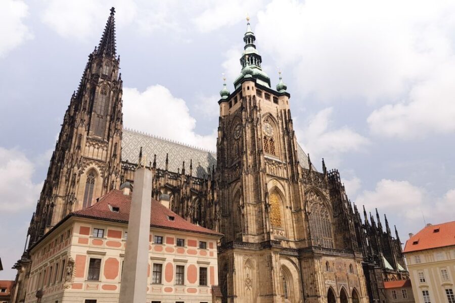 Prague: 6-Hour Tour with River Boat Cruise and Lunch - What type of traveler this suits best