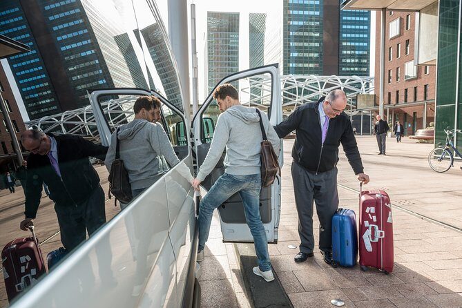 Prague Airport (PRG) Departure Transfer from Prague City - Timing matters: how to use the 40-minute transfer window wisely