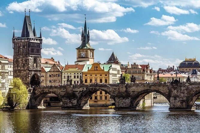 Prague Airport Transfers, Praga Aeropuerto Traslados, ESPAŇOL-ENG - Airport Transfer That Feels Like a Quick Prague Orientation