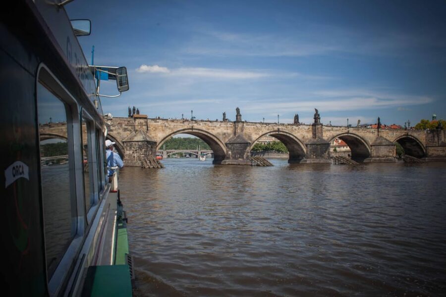 Prague: An unforgettable 2-hour cruise on the Vltava River. - Prague Castle: the sight that dominates the skyline