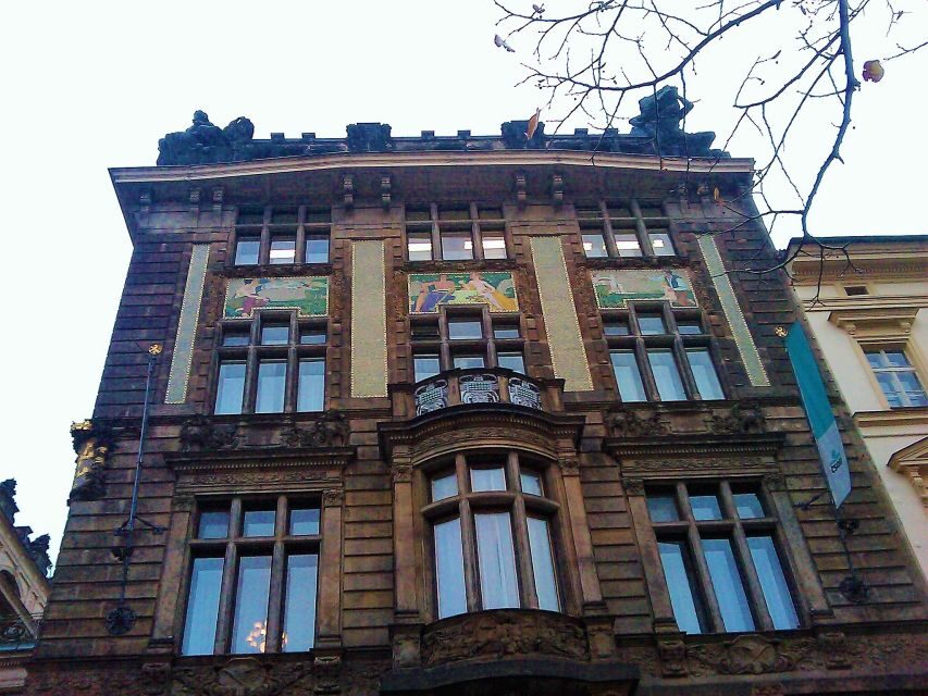 Prague Art Nouveau Tour - The route that makes comparisons easy: République Square to Wenceslas Square