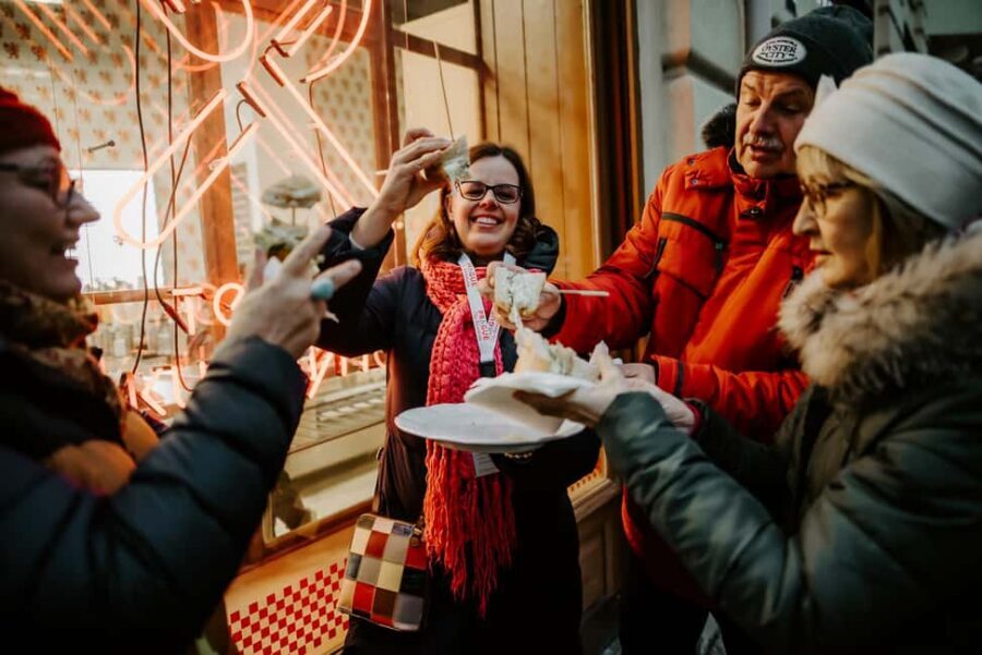 Prague: Award-Winning Old Town Food Tour with Four Drinks - Key takeaways before you book