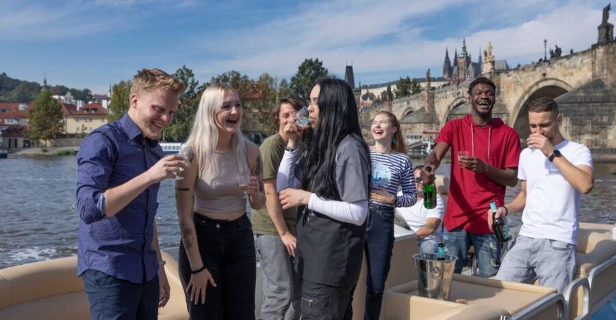 Prague: Beer Boat Tour - Price and what you really get for up to 10 people