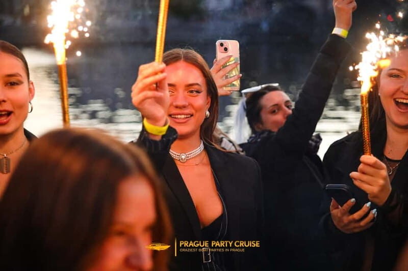 Prague : Boat Party with Afterparty at EPIC - Practical Tips So You Don’t Lose Time or Energy