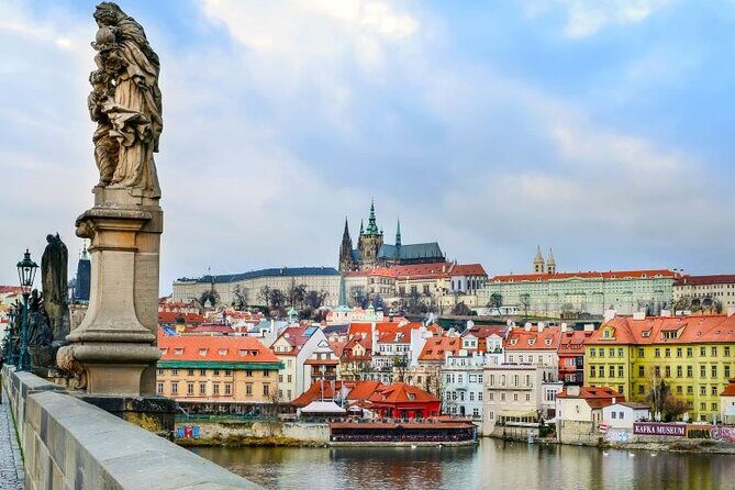 Prague: Bus Tour, Walking Tour, River Cruise and Lunch - Starting at Na Florenci: how the day flows
