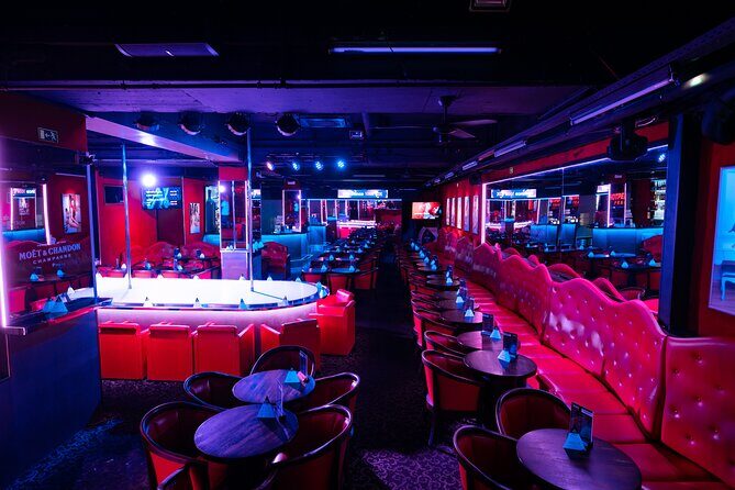 Prague by Night! - Your night’s rhythm: meeting point to two-club arc