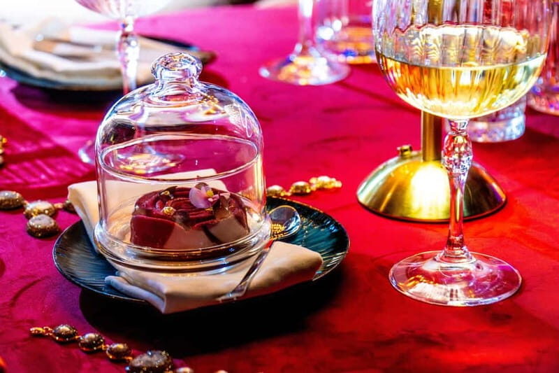 Prague: Cabaret Show at Medusa - Nightlife Prague - Dress code rules that can make or break your entry