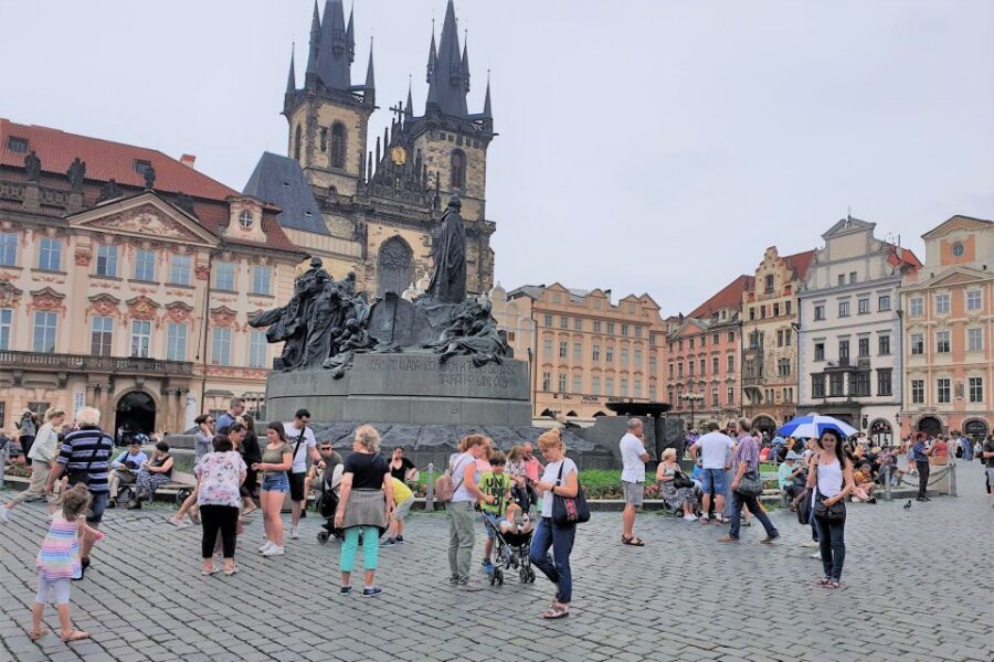 Prague Castle: Admission Ticket With Transfer And Audioguide - Old Royal Palace, St. George’s Basilica, and Golden Lane: The Contrasts You’ll Feel