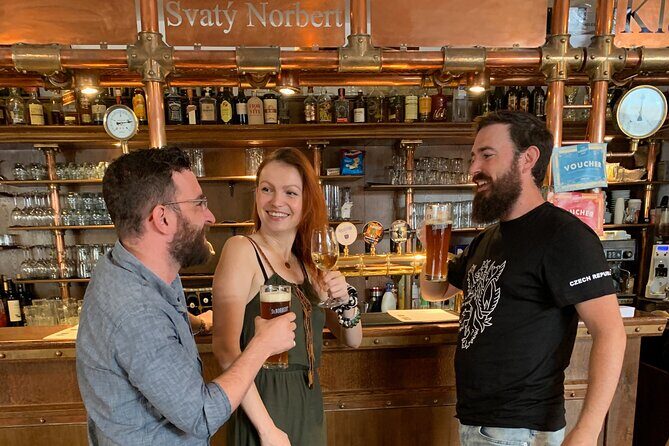 Prague Castle and Pubs Tour with Drinks Included - Stop 3: Schwarzenberský Palác area and a drink with views