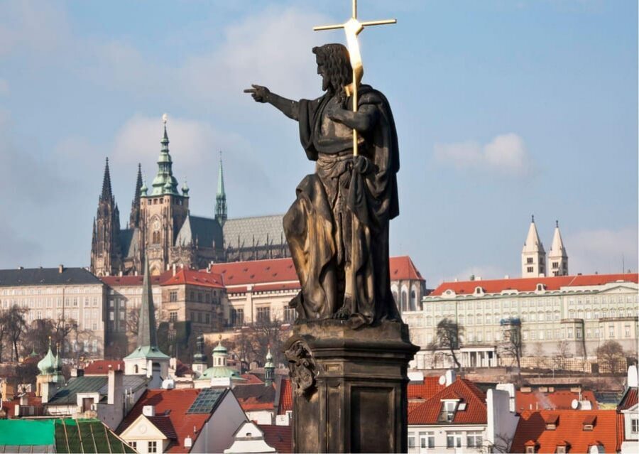 Prague: Castle Circuit Entry Tickets with Audio Guide - Audio Guide in English: Useful Context, Limited Language Options