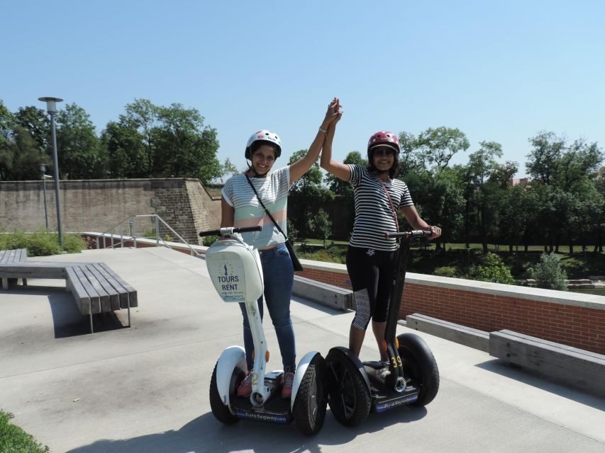 Prague: Castle District Segway Tour - The sculptures of U Hadovky and the Old Stresovice vibe